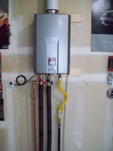 Rinnai R94LSi Tanklsess Water Heater